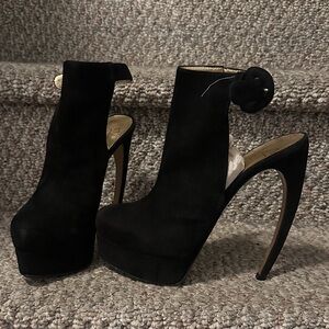 Walter Steiger black suede booties